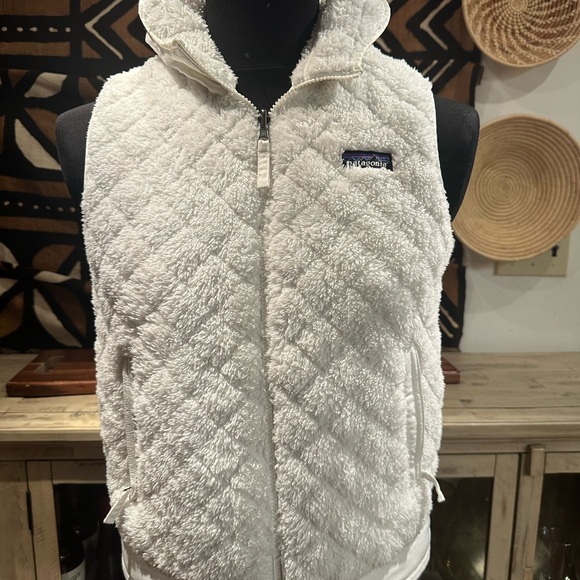 Patagonia Jackets & Blazers - Patagonia Reversible White Fleece Vest-Jacket, Small